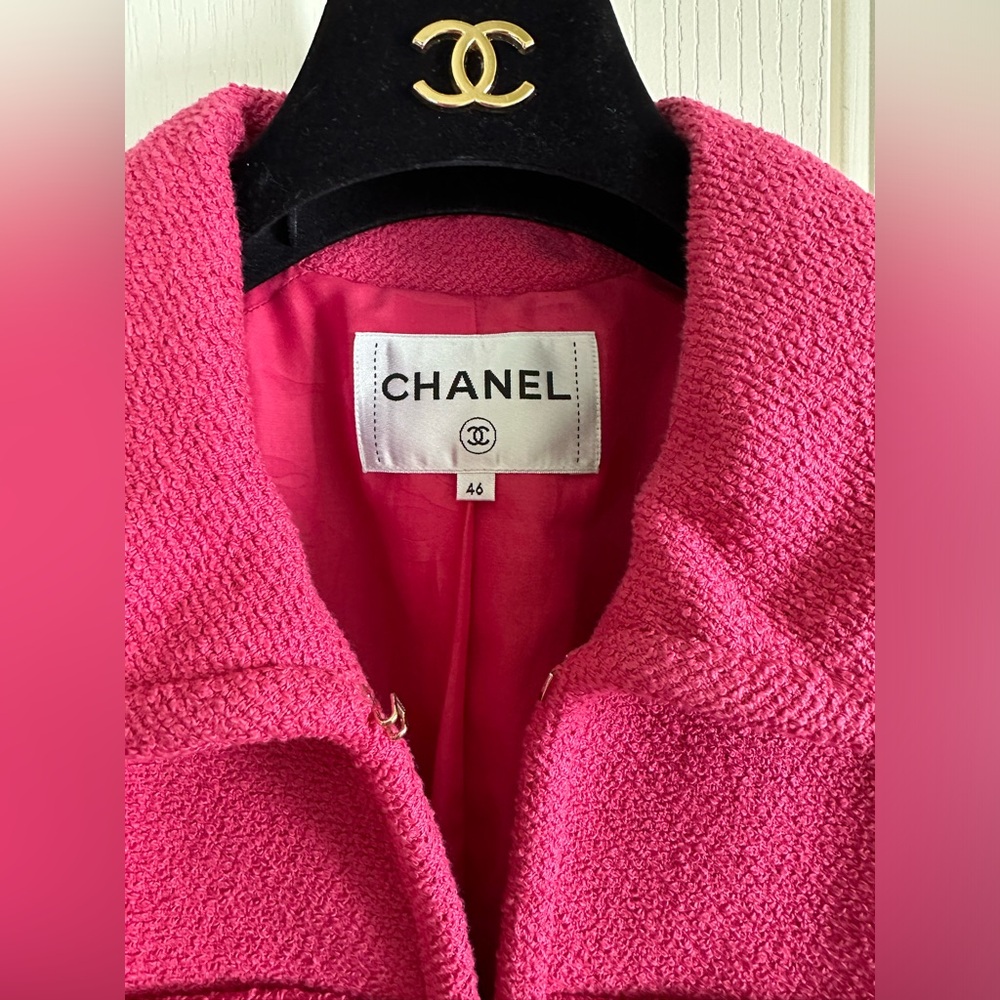 Chanel Unique Tweed Raspberry Color Jacket With F… - image 3